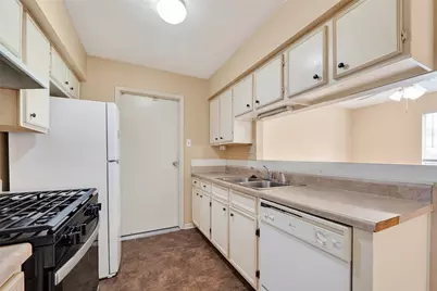 4826 Redfish Reef Drive, Bacliff, TX 77518 - Photo 12