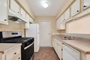 4826 Redfish Reef Dr, Bacliff, TX 77518 - Photo 10