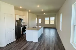 2519 Evergreen Falls Dr, Crosby, TX 77532 - Photo 2