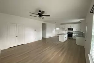 7945 Sparta St, Houston, TX 77028 - Photo 2