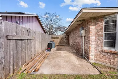 2007 Yorktown Court N, League City, TX 77573 - Photo 32