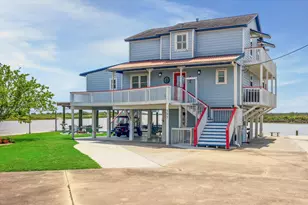 395 Redfish Dr, Freeport, TX 77541 - Photo 2