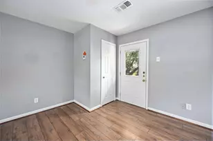 2119 N Austin Ave, Pearland, TX 77581 - Photo 4