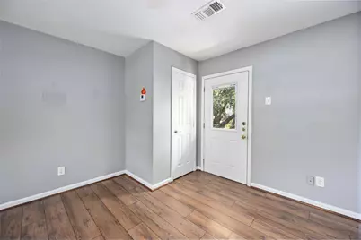 2119 N Austin Avenue #C, Pearland, TX 77581 - Photo 4