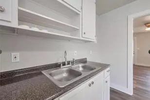 1311 Fred St, El Campo, TX 77437 - Photo 8