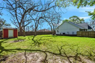 502 Tall Timber Dr, West Columbia, TX 77486 - Photo 34