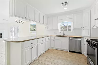 5719 Cerritos Drive, Houston, TX 77035 - Photo 12