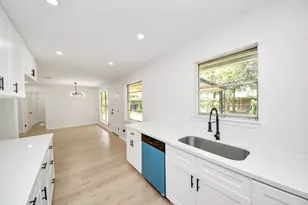 7705 Yoe St, Houston, TX 77016 - Photo 14