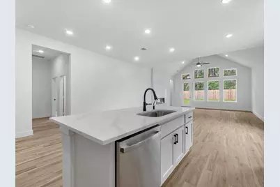 7058 North Lake Clopton Drive, Montgomery, TX 77316 - Photo 2