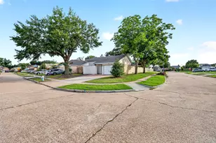 19963 Sutton Falls Dr, Cypress, TX 77433 - Photo 6