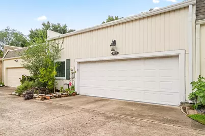 9338 Briar Forest Drive, Houston, TX 77063 - Photo 46
