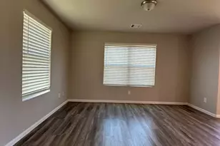 627 W Live Oak St, Angleton, TX 77515 - Photo 8