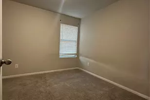 627 W Live Oak St, Angleton, TX 77515 - Photo 8