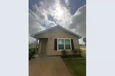 627 W Live Oak Street, Angleton, TX 77515 - Photo 2