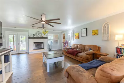 310 Medford Street, Vidor, TX 77662 - Photo 10