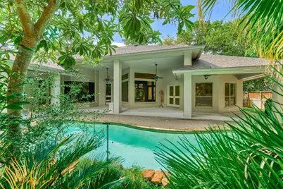 62 Stone Springs Circle, The Woodlands, TX 77381 - Photo 2