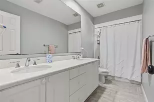 19 E Sundance Cir, The Woodlands, TX 77382 - Photo 24