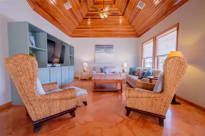 2 Barrier Reef Dr, Newport Beach, CA  - Photo 20