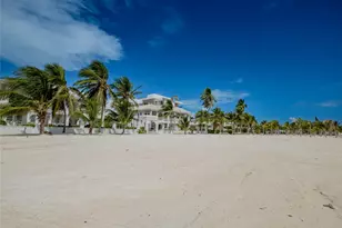 2 Barrier Reef Dr, Newport Beach, CA - Photo 8