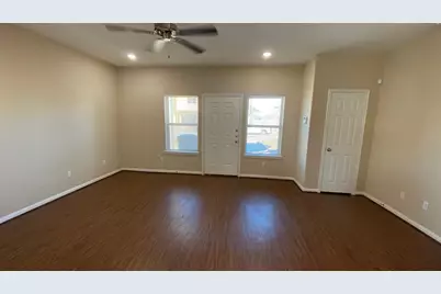 4310 Larkspur Street #A/B, Houston, TX 77051 - Photo 4