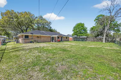1215 Lawrence Street, Rosenberg, TX 77471 - Photo 30