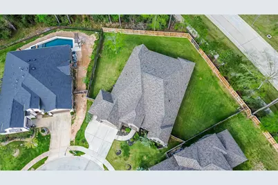 1050 Groveton Ridge Lane, Pinehurst, TX 77362 - Photo 4