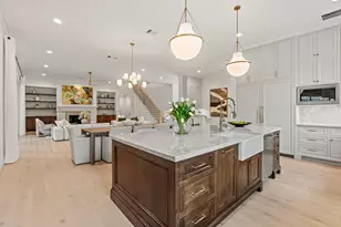 1426 Huge Oaks St, Houston, TX 77055 - Photo 8