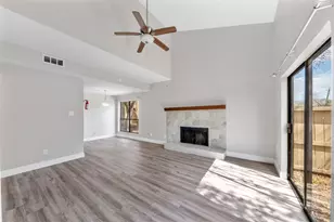9371 Pagewood Ln, Houston, TX 77063 - Photo 6