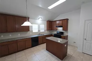 1306 Squire Dr, Baytown, TX 77521 - Photo 4