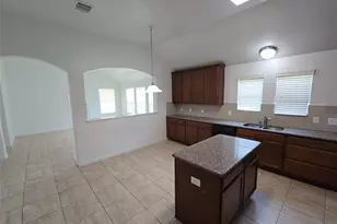 1306 Squire Dr, Baytown, TX 77521 - Photo 2