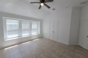 1306 Squire Dr, Baytown, TX 77521 - Photo 10
