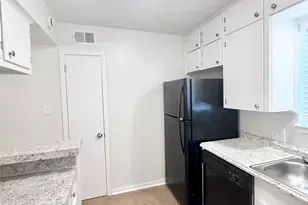 500 Willow Dr, Lake Jackson, TX 77566 - Photo 12
