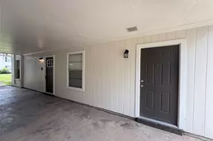 500 Willow Dr, Lake Jackson, TX 77566 - Photo 2