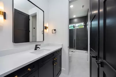 1911 Lauderdale Street, Houston, TX 77030 - Photo 10