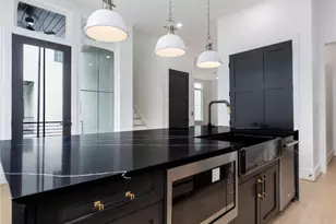 1911 Lauderdale St, Houston, TX 77030 - Photo 30