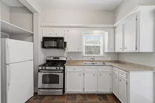 4618 McKinney St, Houston, TX 77023 - Photo 2