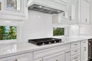 2121 Bidwell Dr, Houston, TX 77018 - Photo 24