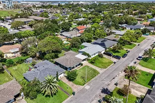 145 San Marino Dr, Galveston, TX 77550 - Photo 28