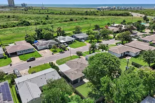 145 San Marino Dr, Galveston, TX 77550 - Photo 30