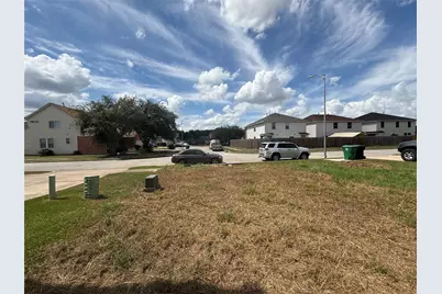 9733 Fabiola Drive, Houston, TX 77075 - Photo 8