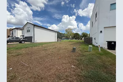9733 Fabiola Drive, Houston, TX 77075 - Photo 12