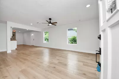 501 Schilling Street, Baytown, TX 77520 - Photo 10