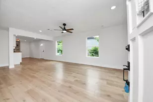 501 Schilling St, Baytown, TX 77520 - Photo 10