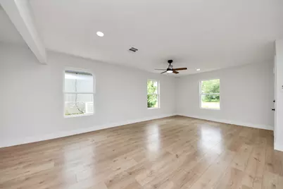 501 Schilling Street, Baytown, TX 77520 - Photo 14