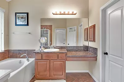 21 Cheswood Manor Drive, The Woodlands, TX 77382 - Photo 18