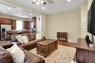 21 Cheswood Manor Drive, The Woodlands, TX 77382 - Photo 4