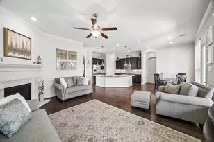 2202 Meadow Wind Dr, Pearland, TX 77089 - Photo 6