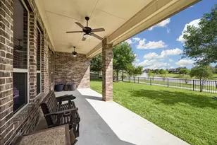 2202 Meadow Wind Dr, Pearland, TX 77089 - Photo 4