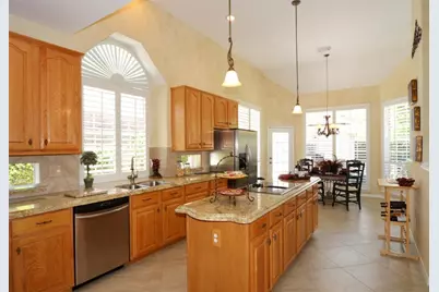 4103 Walnut Pond Drive, Houston, TX 77059 - Photo 10