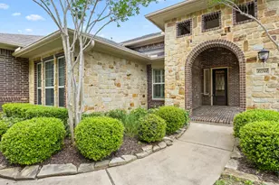 32711 Wingfoot Cir, Fulshear, TX 77441 - Photo 2